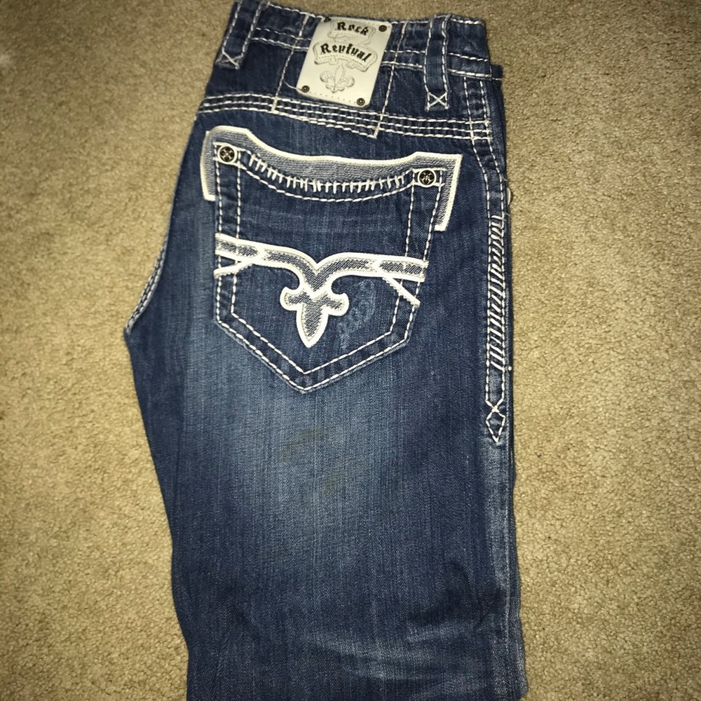 Dark blue men’s jeans in good shape barely worn